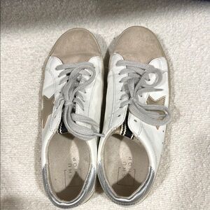 ShuShop White Leather Sneakers with Taupe Toe and Gold Star